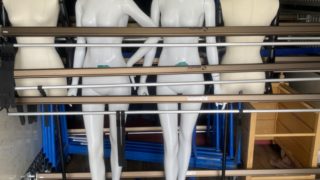 衣類と一緒にマネキンも輸送